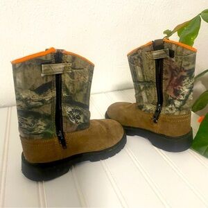 Game Winner Camo Print Orange Inner Boys Boots Size J9.0 Brown/Orange
